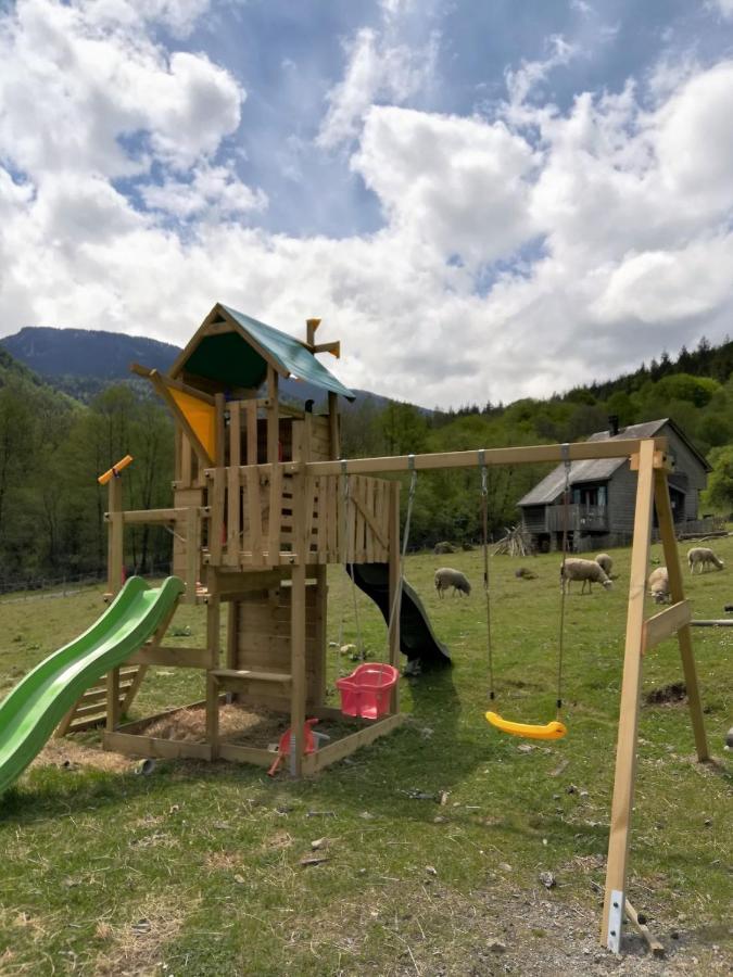 Les Chalets De La Foret D'Issaux Osse-en-Aspe Экстерьер фото